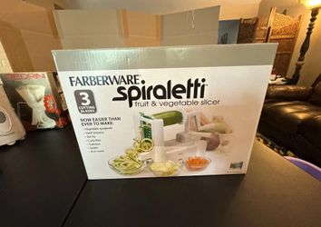 Spiraletti Vegetable Spiralizer with Attachments