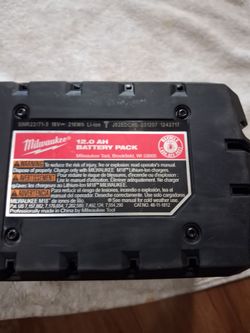 MILWAUKEE  BATTERY S