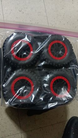 New Unused Traxxas 4pc Set Wheel & tire for 1:10 Scale Slash Ready to Use Asking $30 for Set of 4 Firm on Price