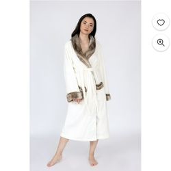 Luxury Plush Robe With Faux Fur Hoodie 