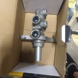 2011 Ford Fusion Brake Master Cylinder 