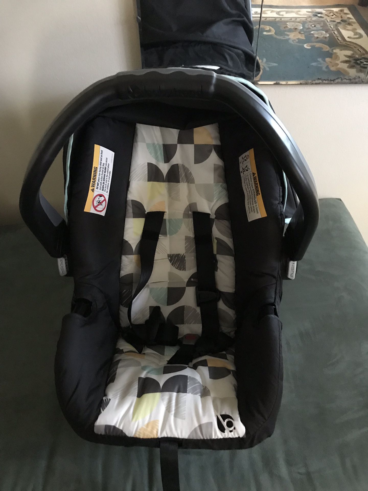 Baby trend car seat and stroller with car seat base