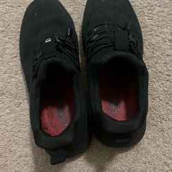 Slip resistant work shoes