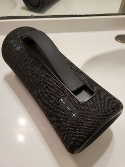 Sony SRSXG300 Wireless Bluetooth Speaker. Very loud. Like New Works Great with No https://offerup.com/redirect/?o=SXNzdWUuU29ueQ== SRS-XG300 Portable 