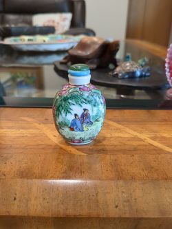 Vintage Antique Chinese Hand Painted Porcelain Figures Perfume Snuff Bottle Old