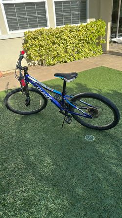 Giant Mountain Bike Blue