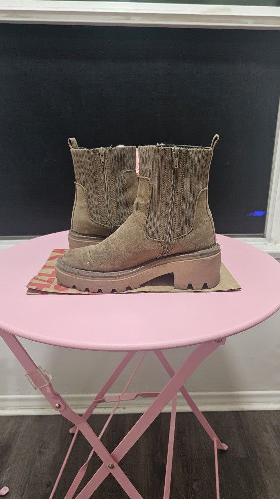 RETRO BROWN BOOTS