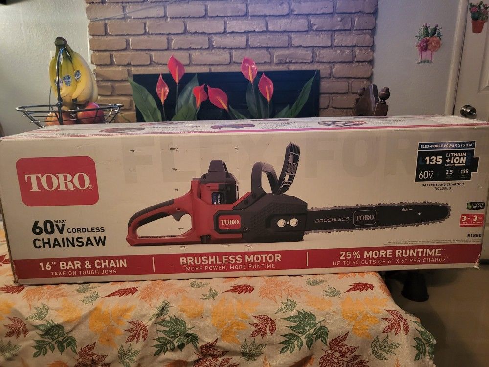 Toro Flex-Force 16 in. 60-Volt Max, Cordless Chainsaw, 2.5 Ah Battery and Charger Included