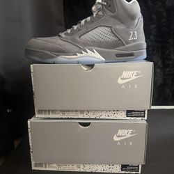 Jordan 5 wolf Grey size 11.5m and 12m
