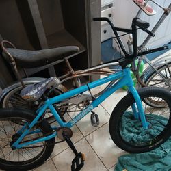 Not Bmx ! LOWRIDER Bike :)