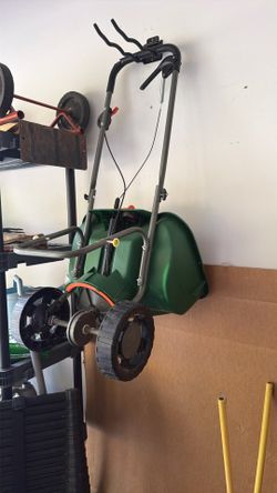 Scott’s fertilizer spreader