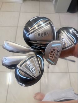 Kids Rory TaylorMade jr golf set, made for the 9 to 14 year old kids right handed