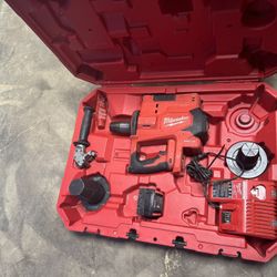 Milwaukee 2-3 inch Uponor gun