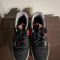 New Balance 550 Men's Sneakers Size 11 Black/Red/ White Used With Damaged Box