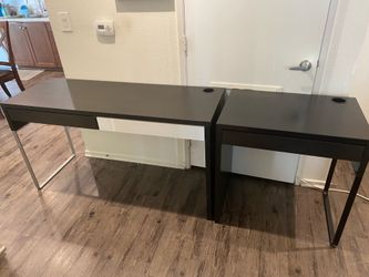 2 desk big and small