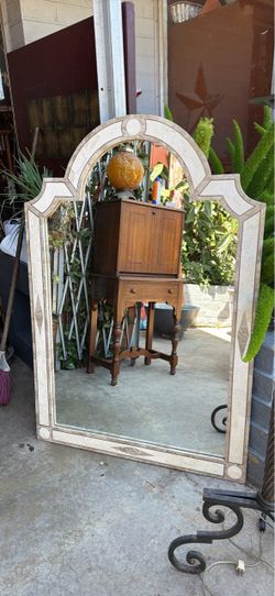 Unique size Antique, Cabinet