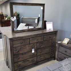 Rustic Grey 9-drawer Dresser - Deschutes Collection 