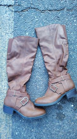 Woman's Boots Size 6.5
