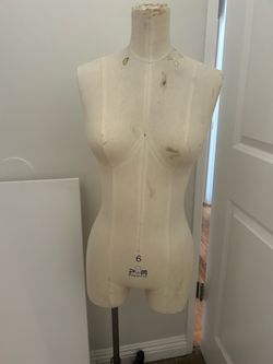Size 6 Professional Dress Form