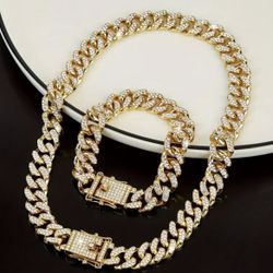 New 18k Yellow Gold Cuban Link Chain And Bracelet Set 