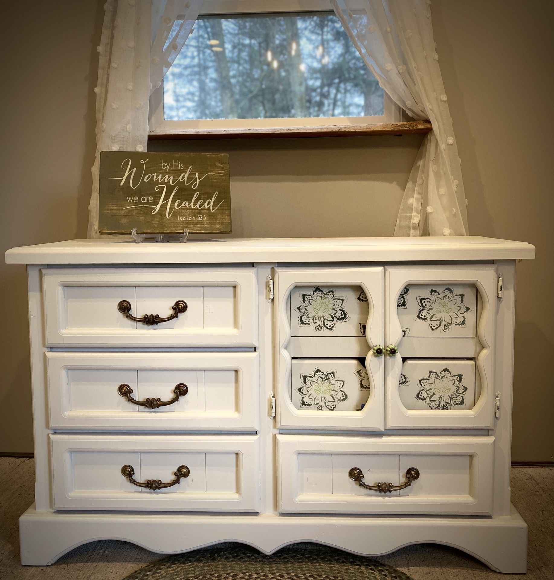 Dresser