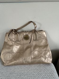 Like New Womens Authentic Genuine Leather Gold Signature Handbag With 4 Interior Pockets 