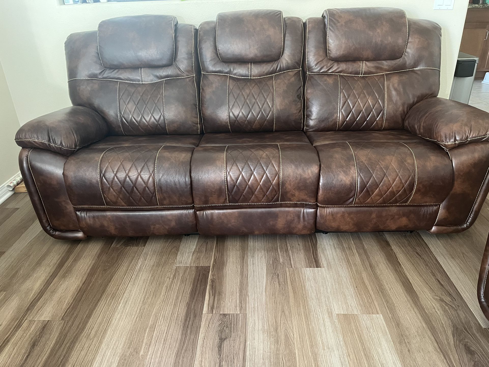Couch With Recliners