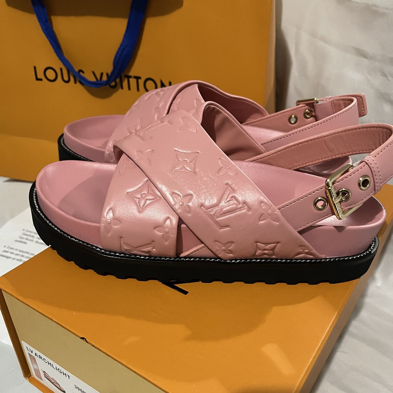 Louis Vuitton Paseo Flat Comfort Sandal in Rose - Shoes 1A90PY