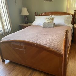 Bed Frame Queen - Solid Wood 