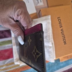 AUTHENTIC  GUARANTEED  LV CARD CASE  CODE  M60703 