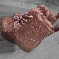 Girl boots