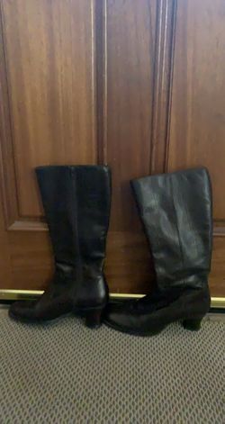 Gianni Bini women’s leather boots