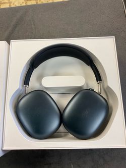 AirPods Max used in og box