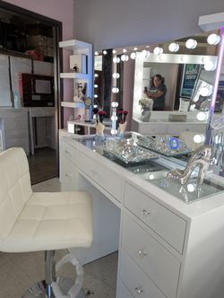 Vanity with Bluetooth 