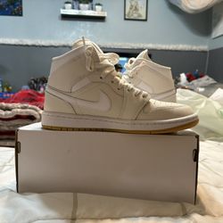 Women’s Air Jordan 1 Mid