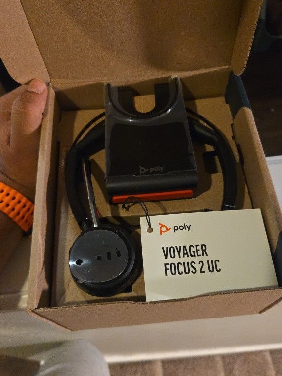 Voyager Focus 2 Headset