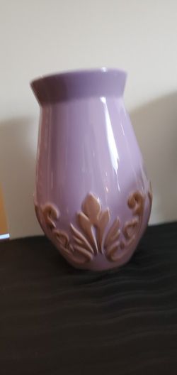 BEAUTIFUL    ORCHID     VASE