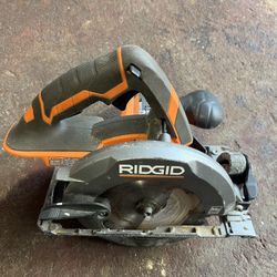 RIDGIDr 18V SubCompact Brushless Cordless 6-1/2 in. Circular Saw (Tool Only) in great working condition 