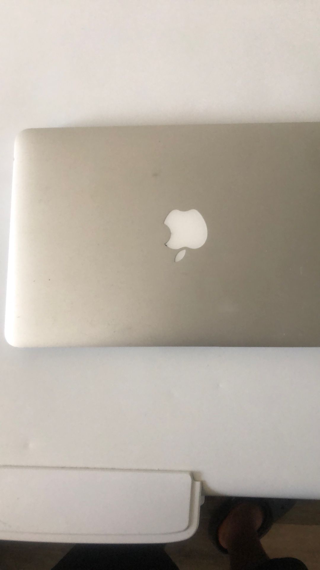 MacBook Air No Charger
