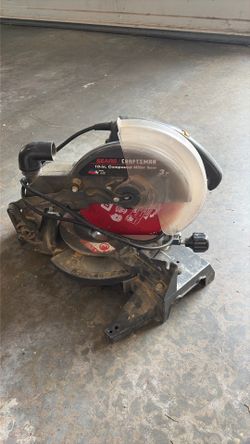 Compound miter saw