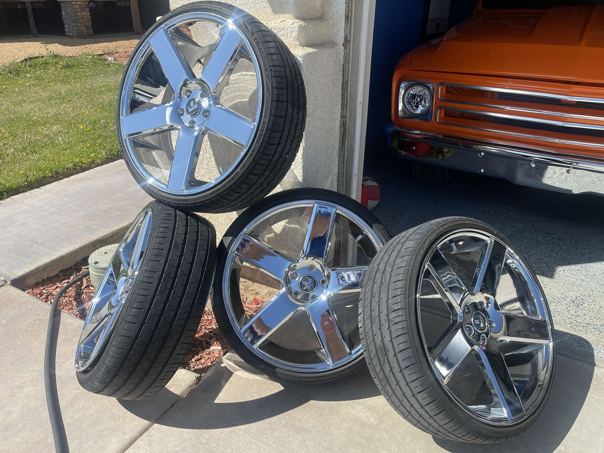 22” CHROME DUB BALLERS LIONHART 245/30/ZR22 TIRES