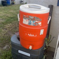 Heavy Duty Beverage Cooler 