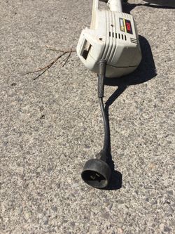 Ryobi Trimmer plus 137r weed eater. Electric for Sale in Vancouver