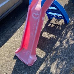 Little Tykes Slide Price 15$.  Pick Up.  E.   72nd.  and Grand View  Tacoma 