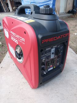 GENERATOR PREDATOR IN EXCELLENT CONDITION LIKE NEW ONLY USED COUPLE TIMES