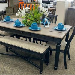 Tyler Creek Black-Gray Dining Room Set / Dining table and Chairs 919