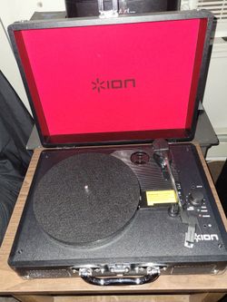 ION Audio Vinyl Motion | Portable 3-Speed Belt-Drive Suitcase Turntable with Built-In Speakers