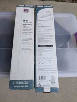 2 Fluorescent under-cabinet lights