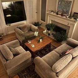 💚 Cozy Green Velour Living Room Set – Couch, 2 Chairs & Ottoman – Comfy & Stylish! 💚