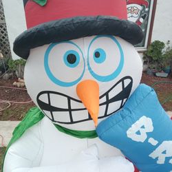 Shivering Frosty The Snowman 6 Feet Tall!! WITH LIGHTS!!He Really SHIVERS